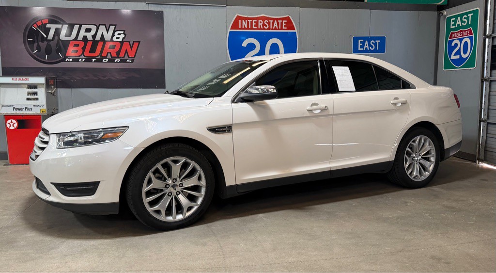 2016 Ford Taurus Image 3