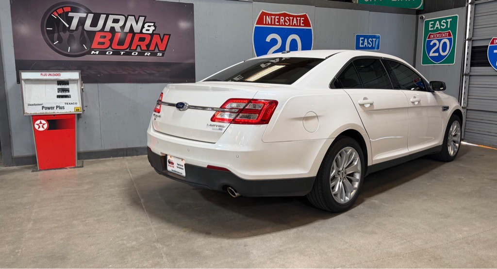 2016 Ford Taurus Image 4