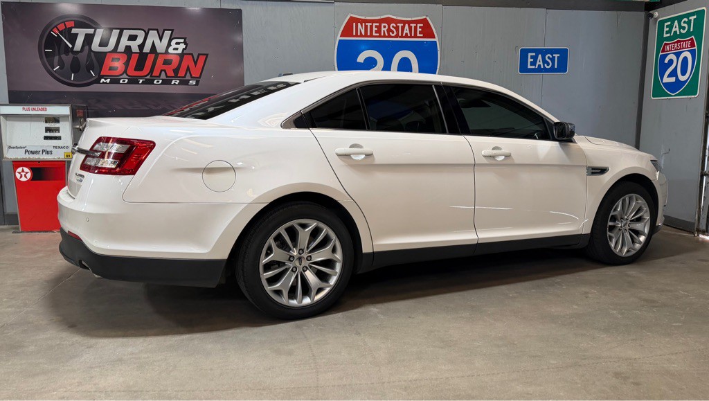 2016 Ford Taurus Image 5