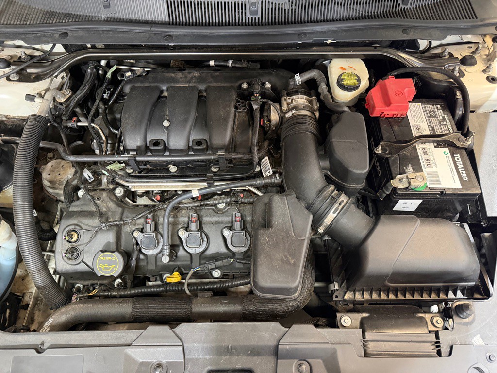 2016 Ford Taurus Image 8