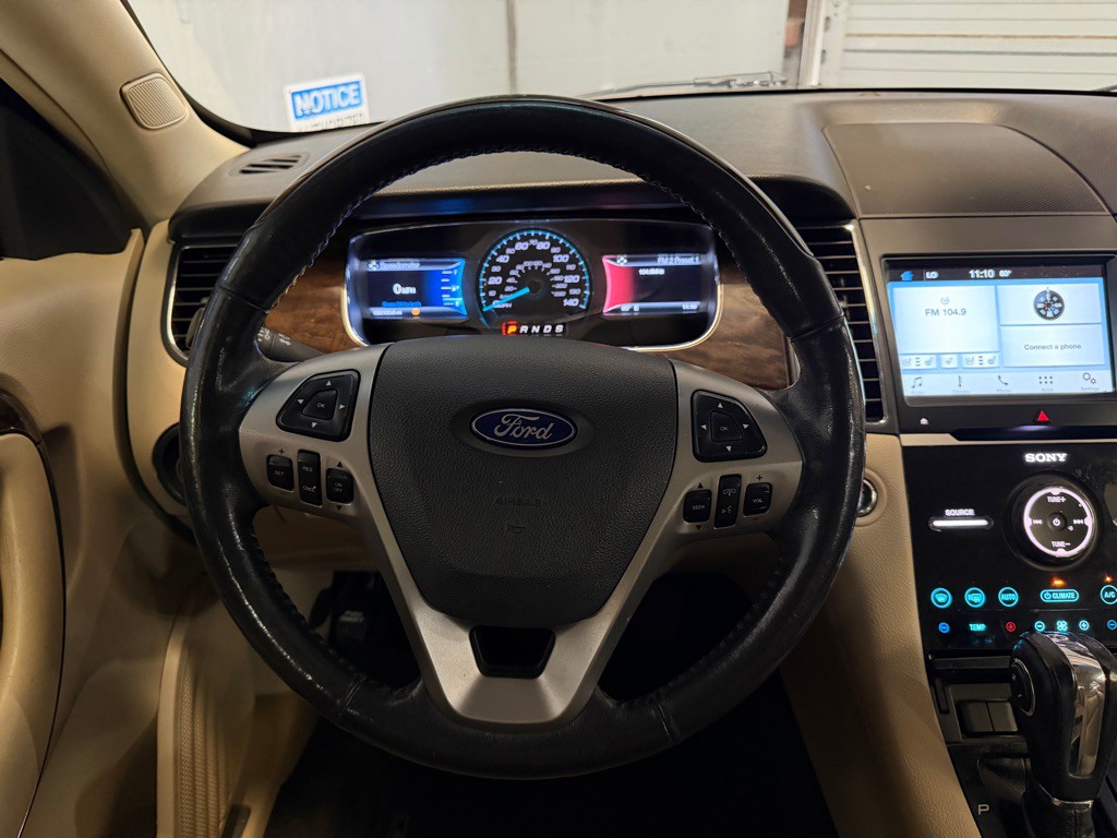 2016 Ford Taurus Image 12
