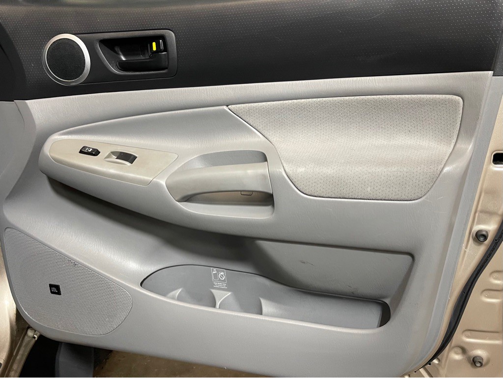 2006 Toyota Tacoma Image 16