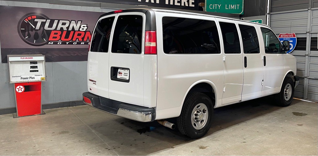 2013 Chevrolet Express Image 4
