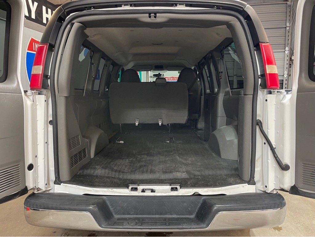 2013 Chevrolet Express Image 7