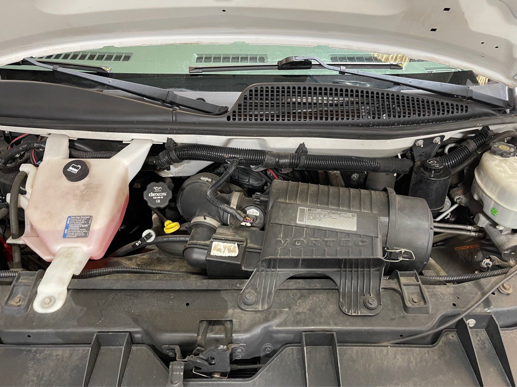 2013 Chevrolet Express Image 8
