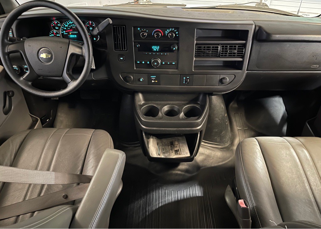 2013 Chevrolet Express Image 13