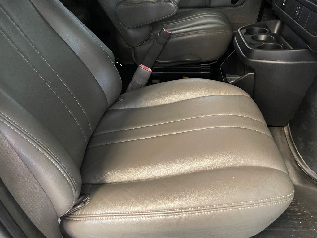 2013 Chevrolet Express Image 15