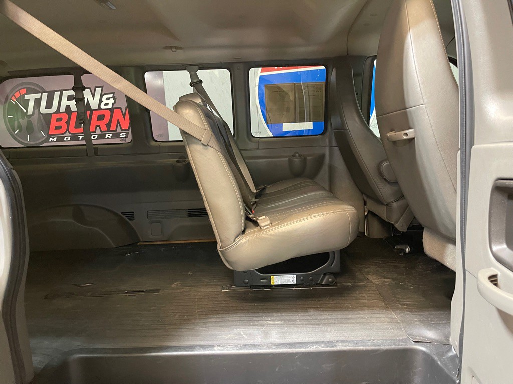 2013 Chevrolet Express Image 16