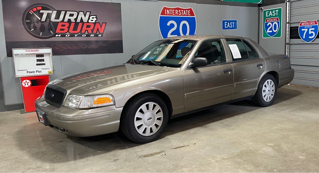 2010 Ford Crown Victoria Image 1