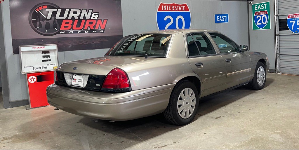 2010 Ford Crown Victoria Image 4
