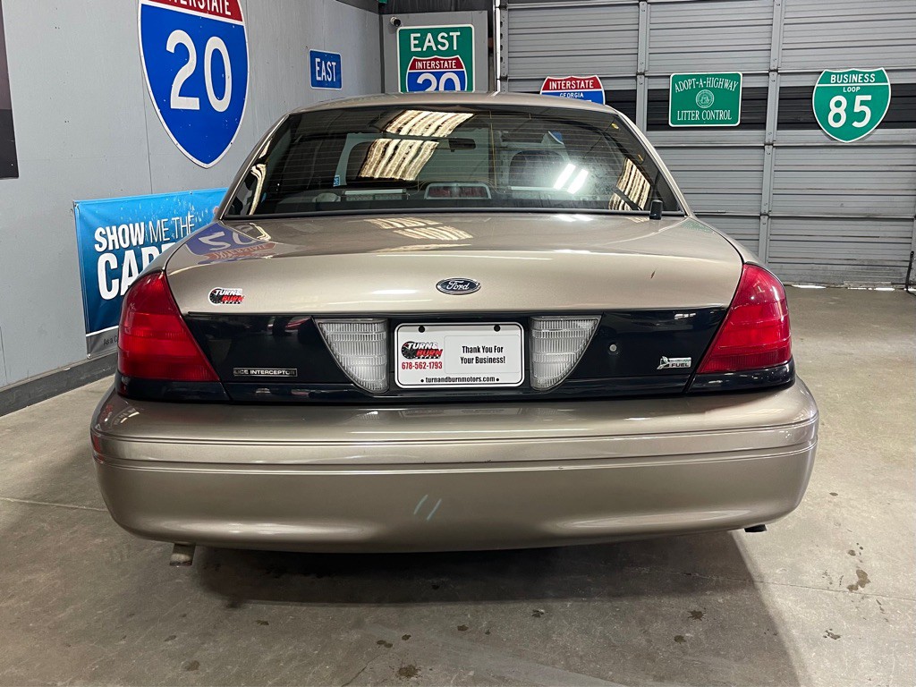 2010 Ford Crown Victoria Image 6