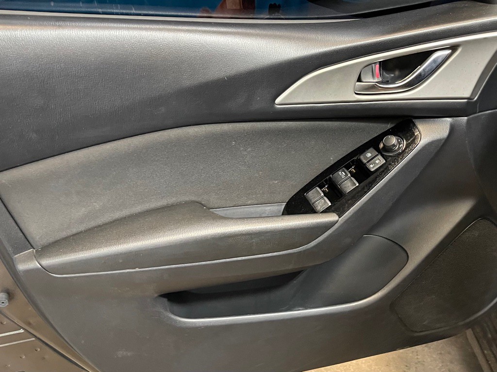 2017 Mazda Mazda3 Image 9
