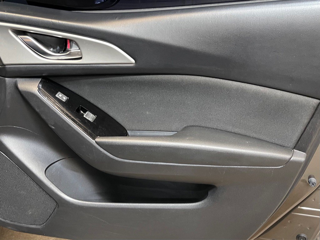 2017 Mazda Mazda3 Image 16
