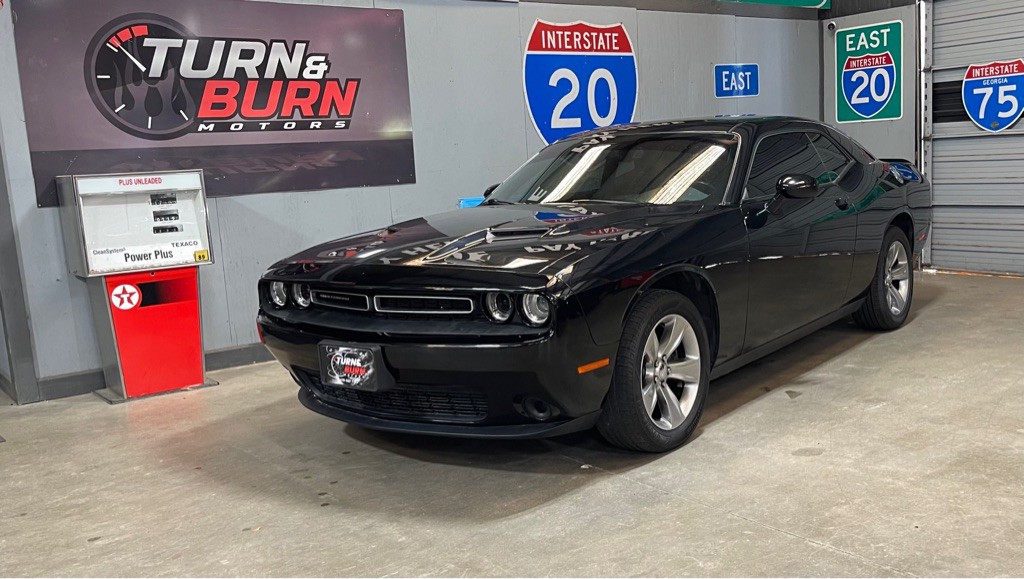 2018 Dodge Challenger Image 1