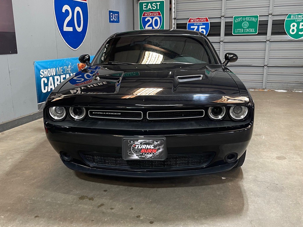 2018 Dodge Challenger Image 2