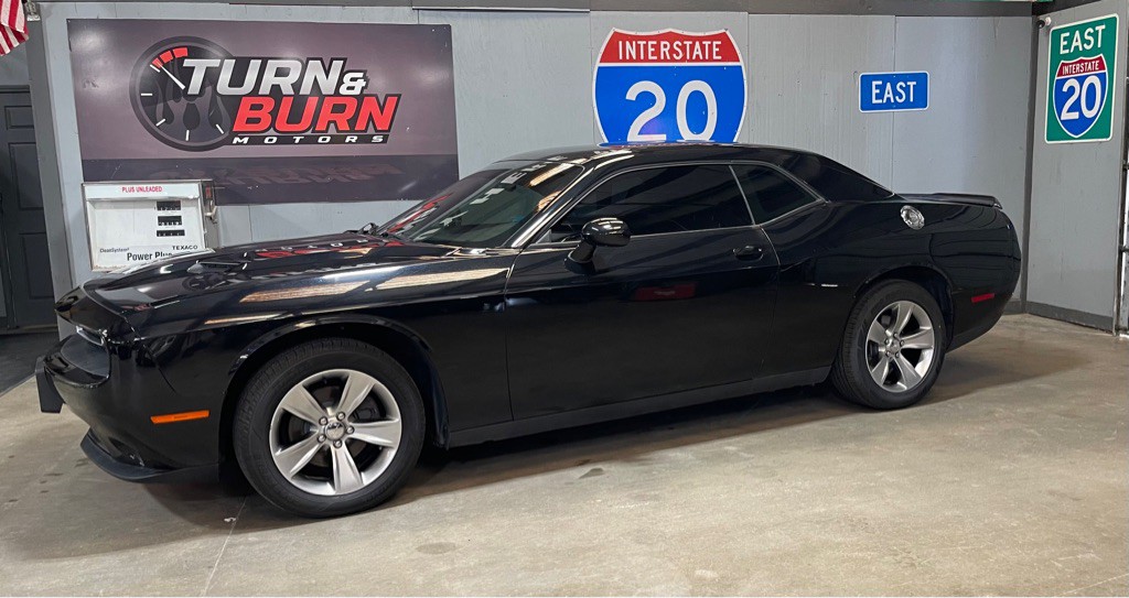 2018 Dodge Challenger Image 3