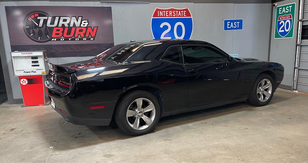2018 Dodge Challenger Image 5