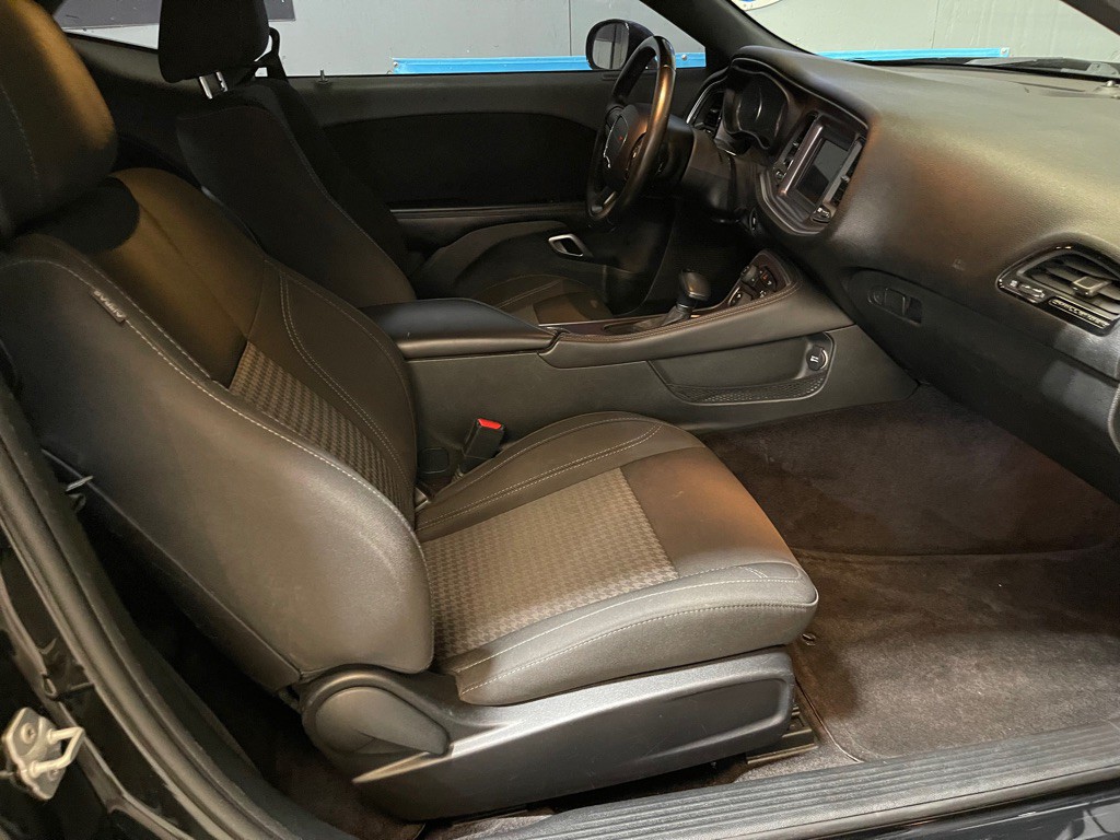 2018 Dodge Challenger Image 17