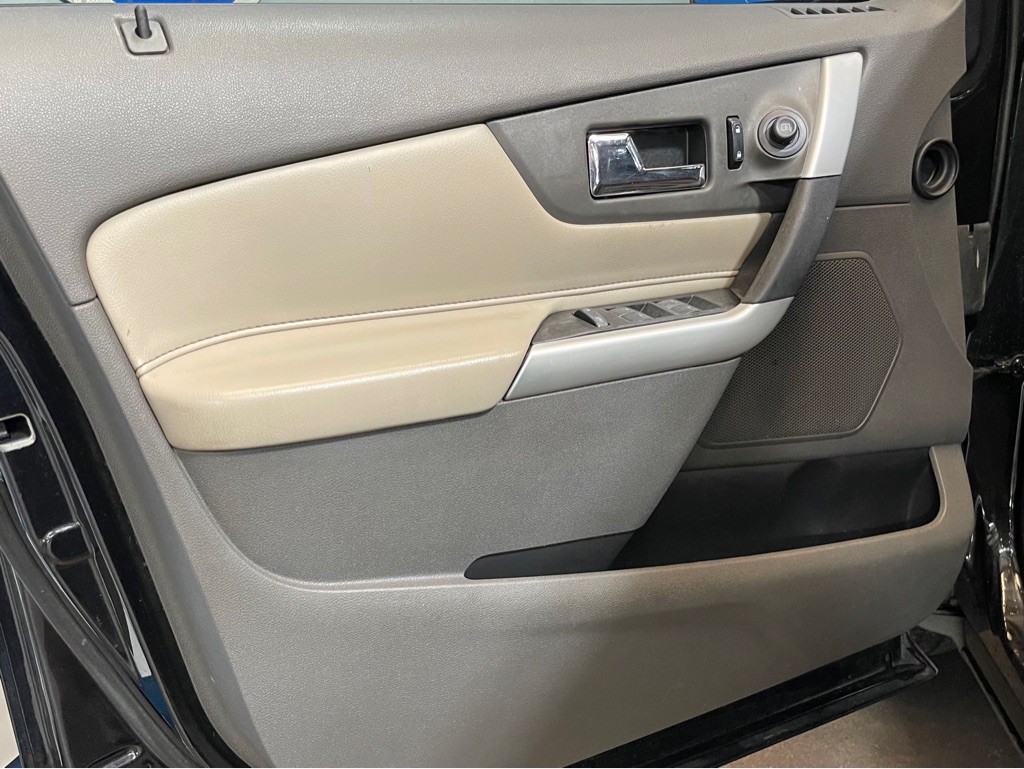 2013 Ford Edge Image 8