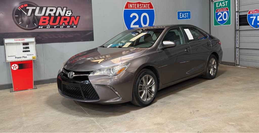 2016 Toyota Camry Image 1