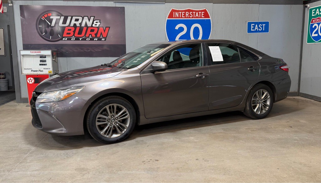 2016 Toyota Camry Image 3