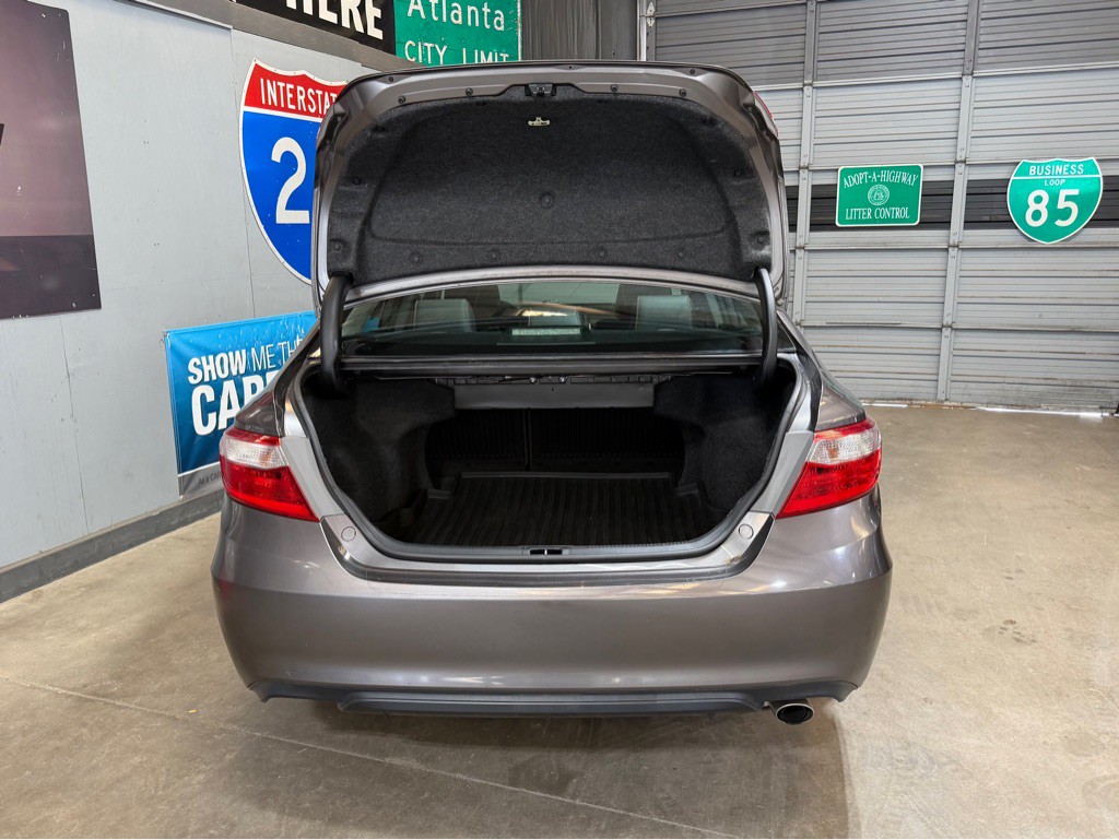 2016 Toyota Camry Image 7