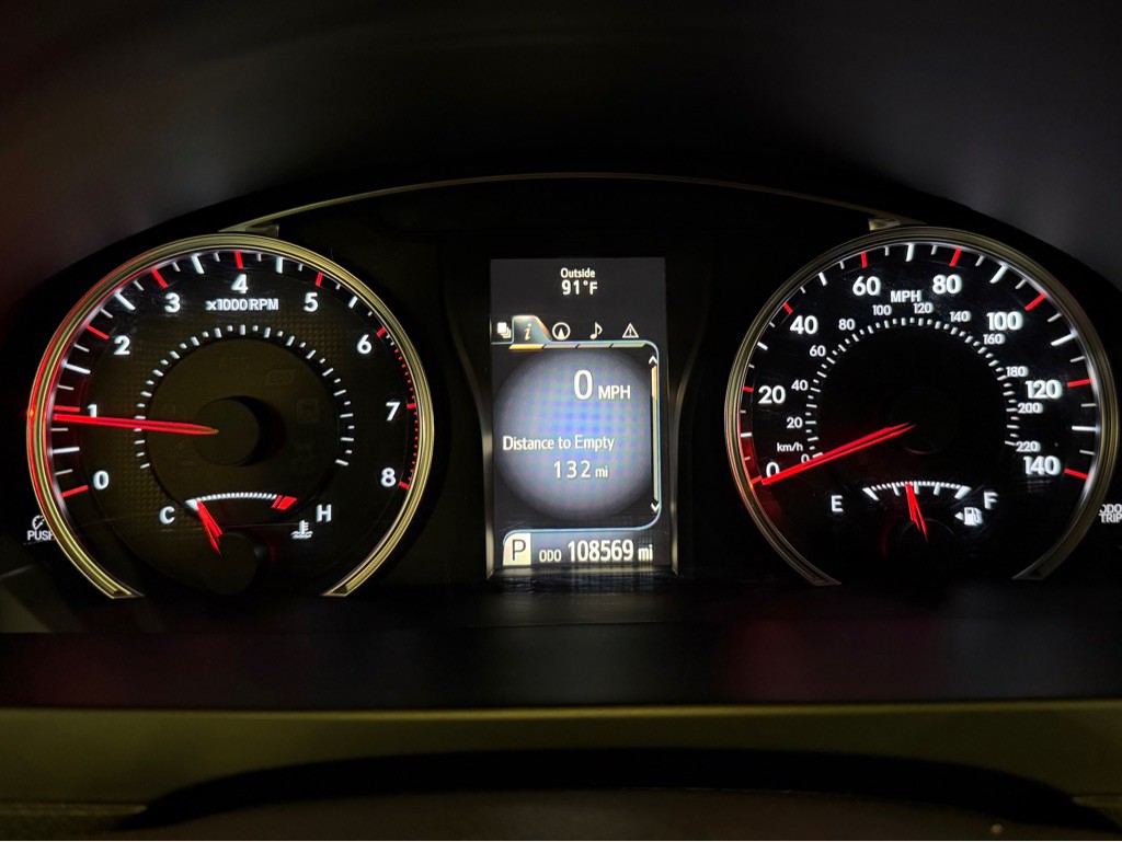 2016 Toyota Camry Image 11