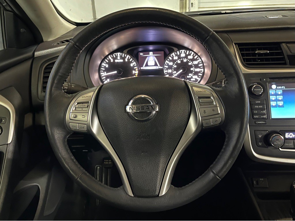 2016 Nissan Altima Image 12