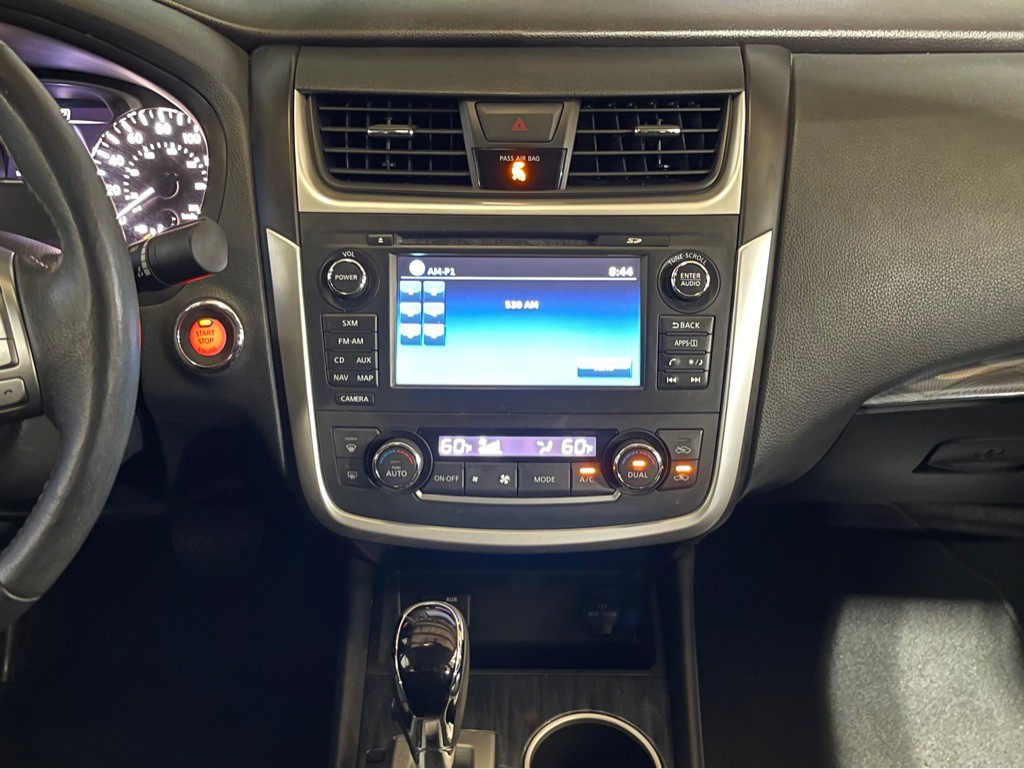 2016 Nissan Altima Image 13