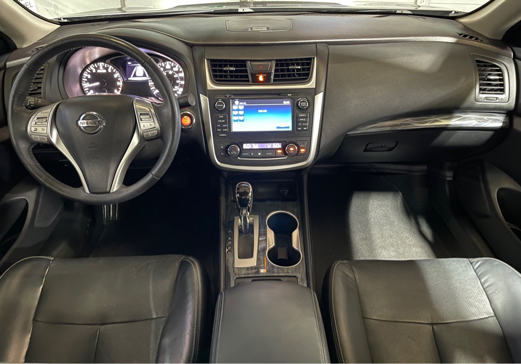 2016 Nissan Altima Image 15