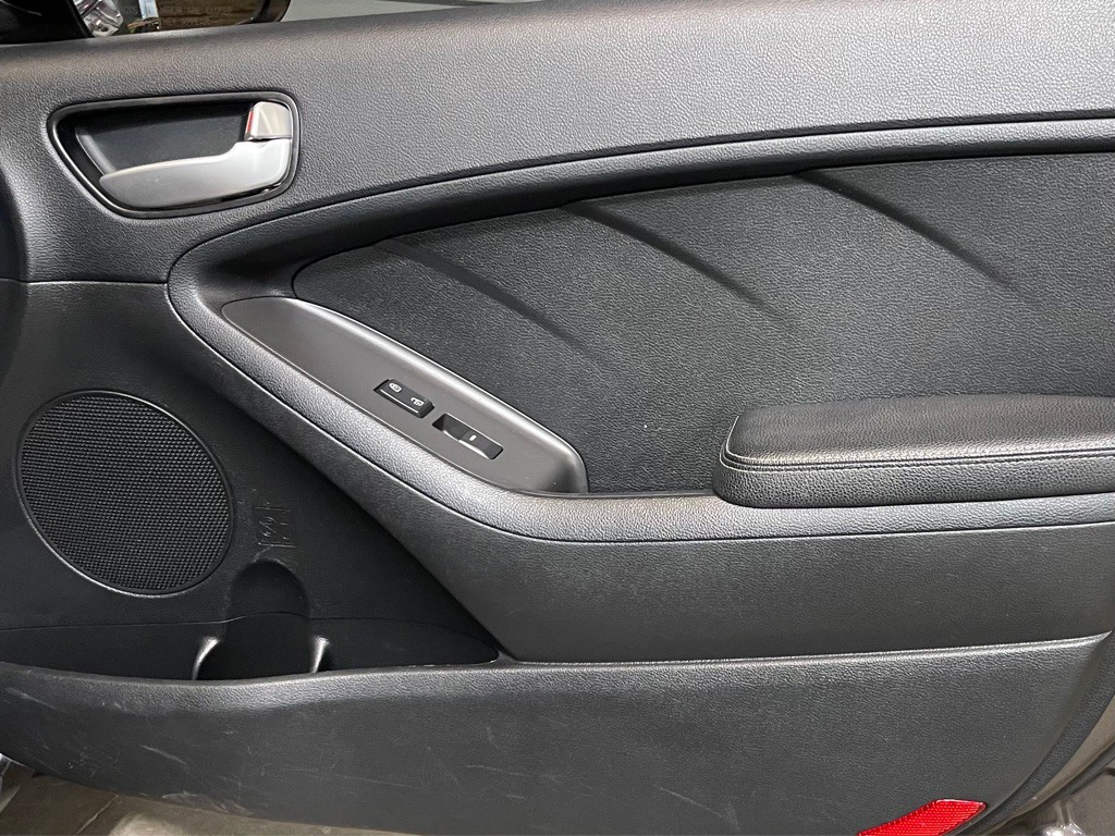 2018 Kia Forte Image 16