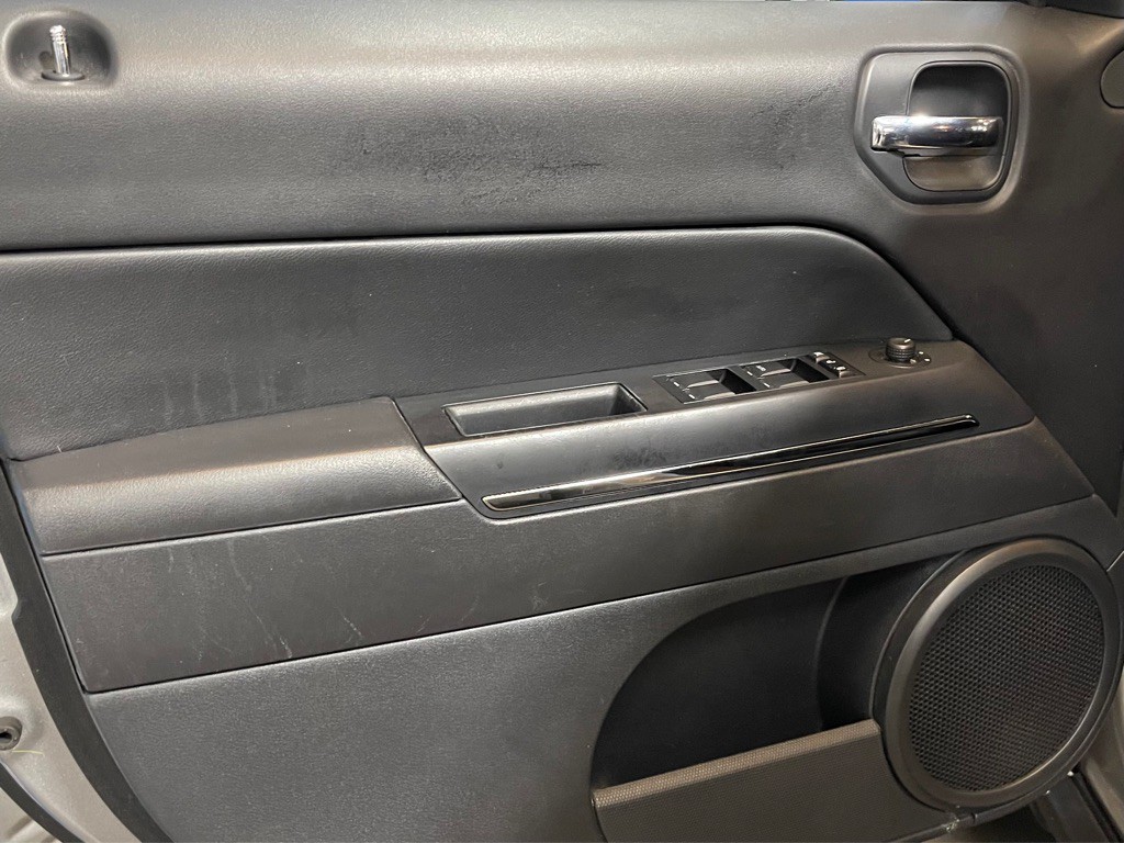 2015 Jeep Patriot Image 9