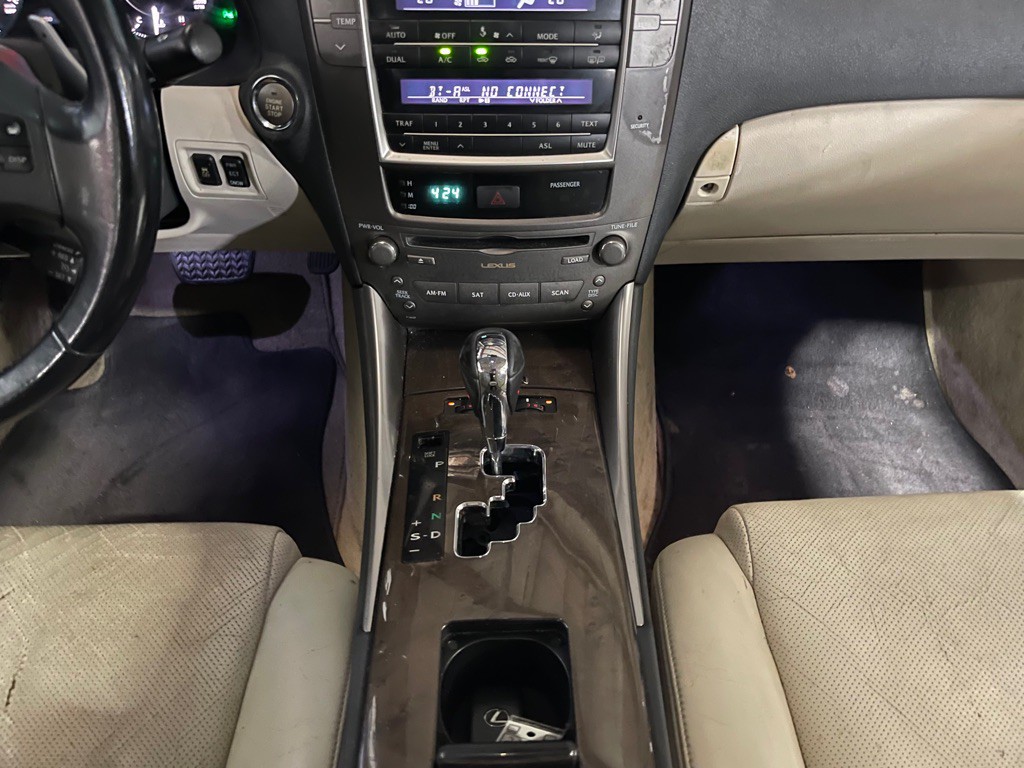 2010 Lexus IS Image 14