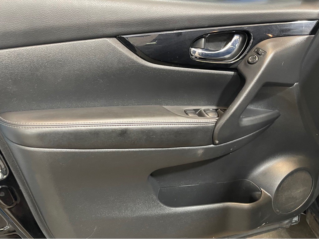 2019 Nissan Rogue Image 9