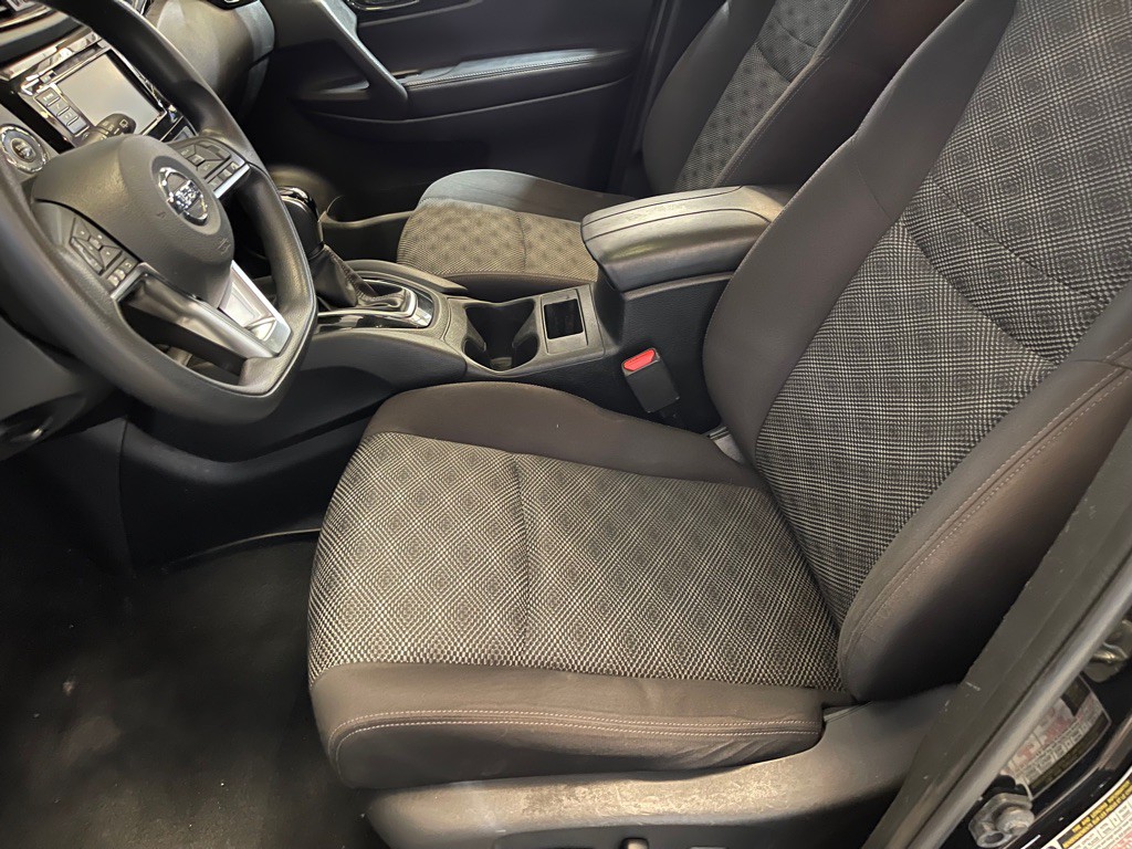 2019 Nissan Rogue Image 10