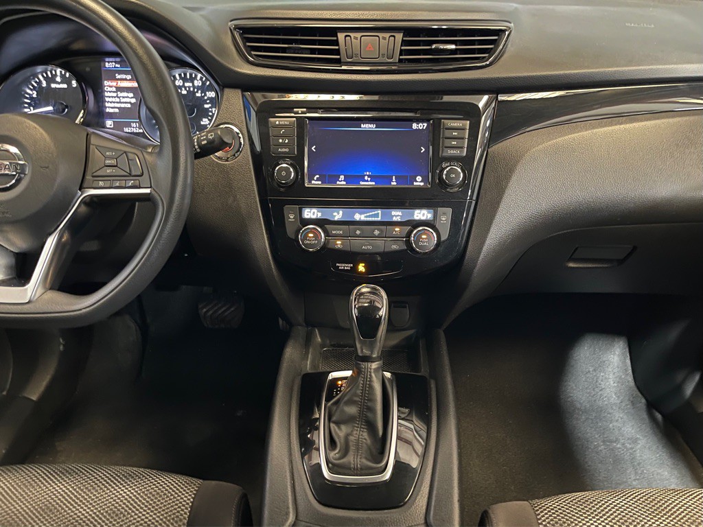 2019 Nissan Rogue Image 13