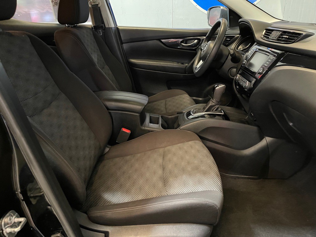 2019 Nissan Rogue Image 17