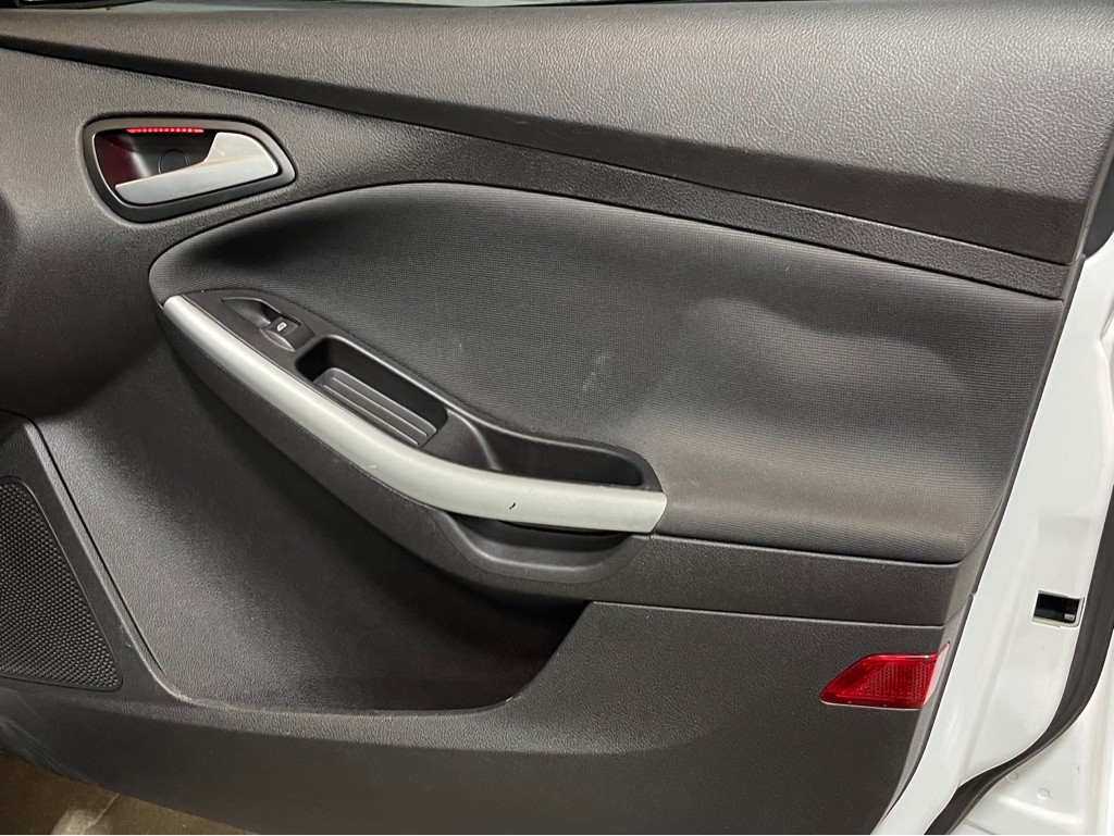 2013 Ford Focus Image 16