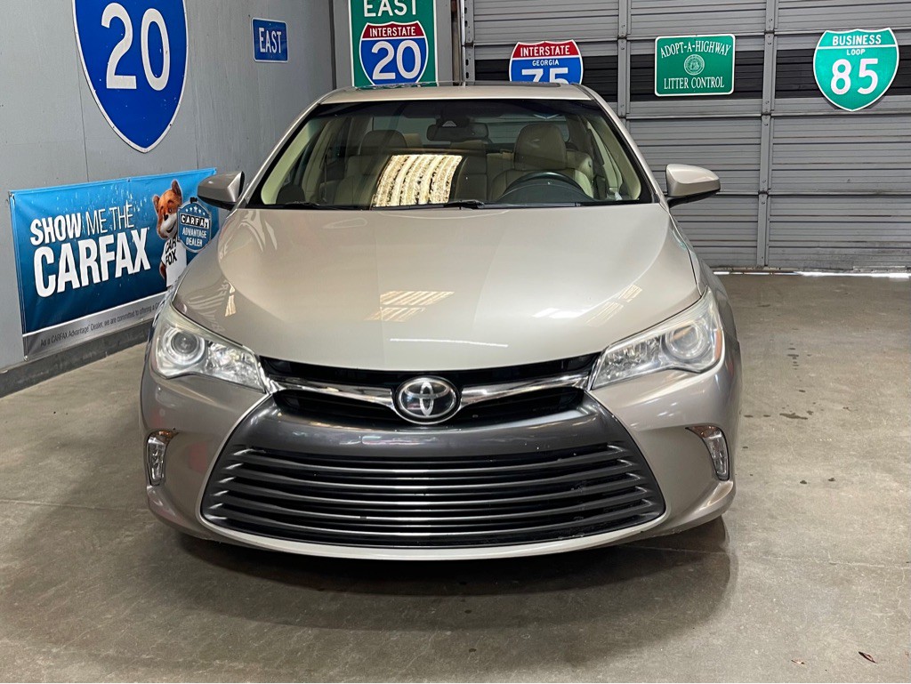 2015 Toyota Camry Image 2