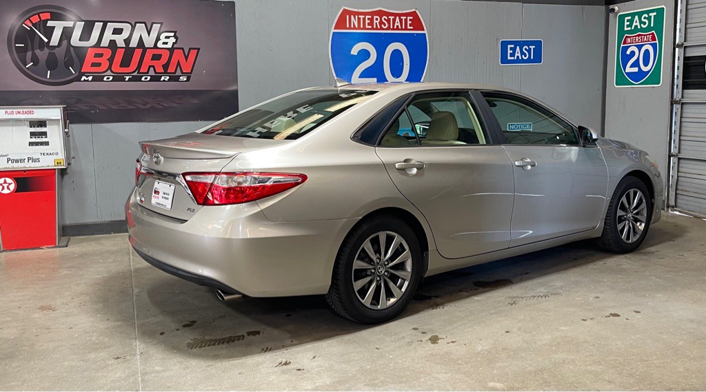 2015 Toyota Camry Image 5