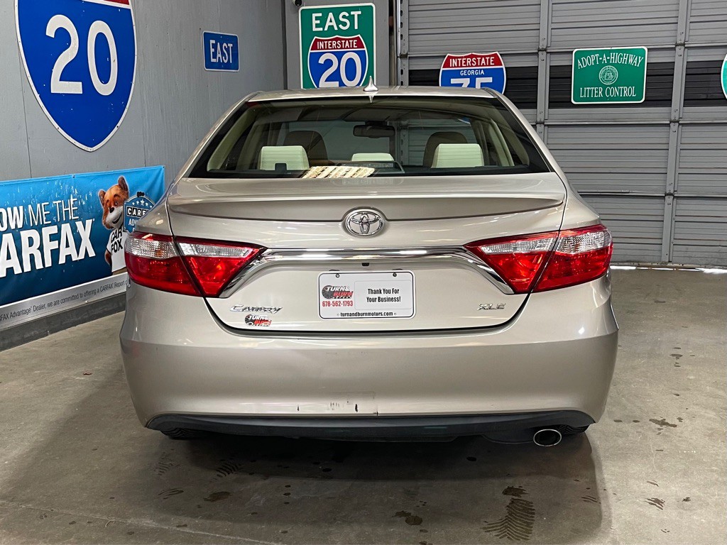 2015 Toyota Camry Image 6