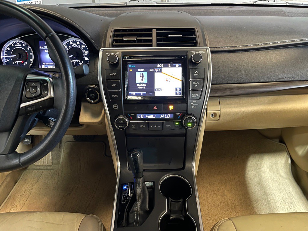 2015 Toyota Camry Image 13