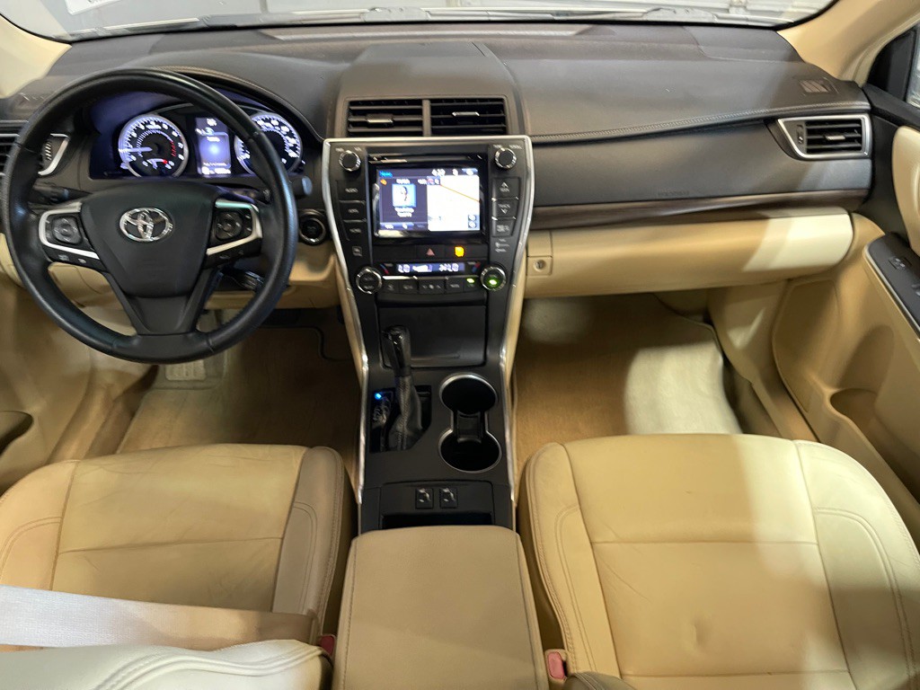 2015 Toyota Camry Image 15