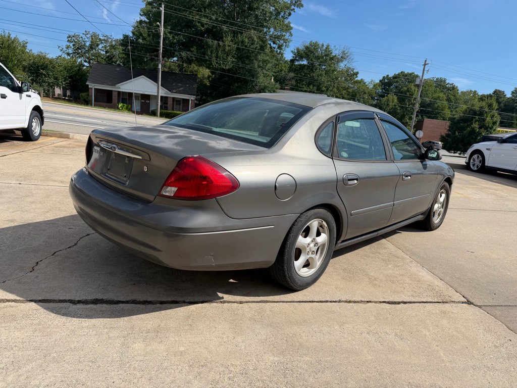 2003 Ford Taurus Image 3