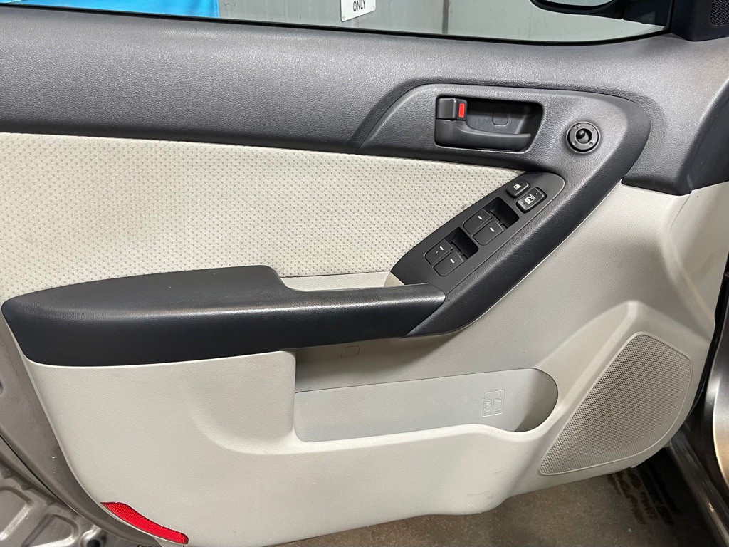 2010 Kia Forte Image 9