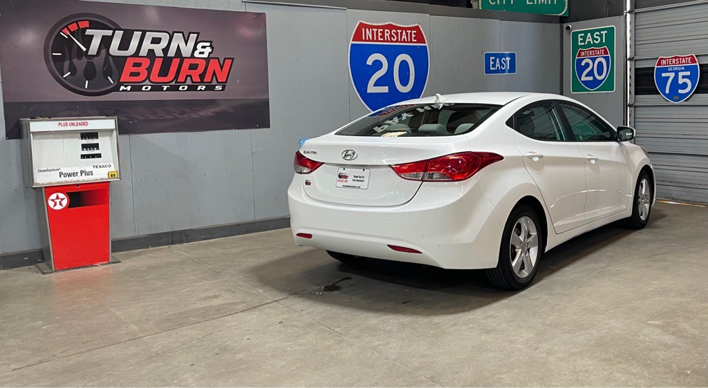 2013 Hyundai Elantra Image 4