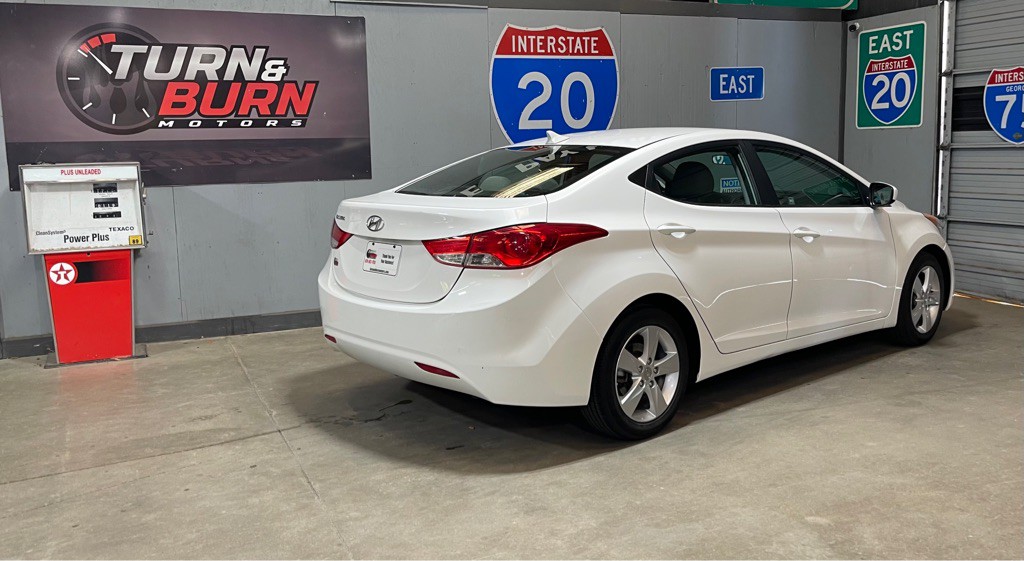 2013 Hyundai Elantra Image 5