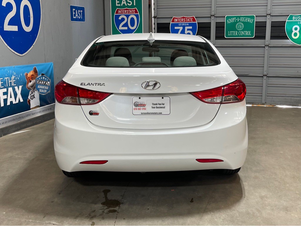 2013 Hyundai Elantra Image 6