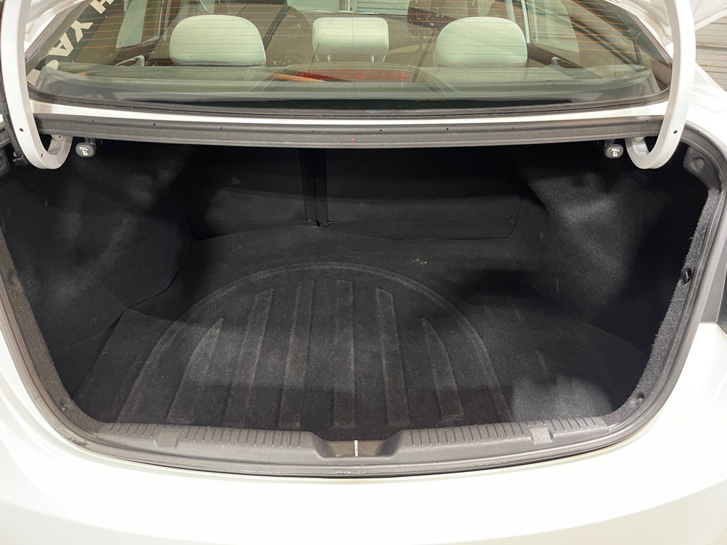 2013 Hyundai Elantra Image 7