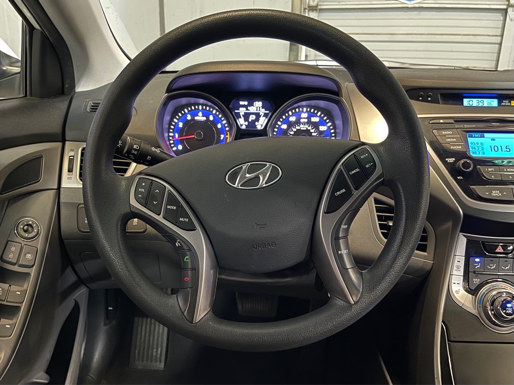 2013 Hyundai Elantra Image 12